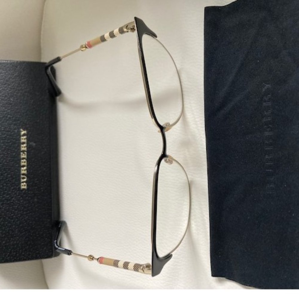 Burberry Eye Glass frames with cleaning cloth and case - Picture 2 of 5